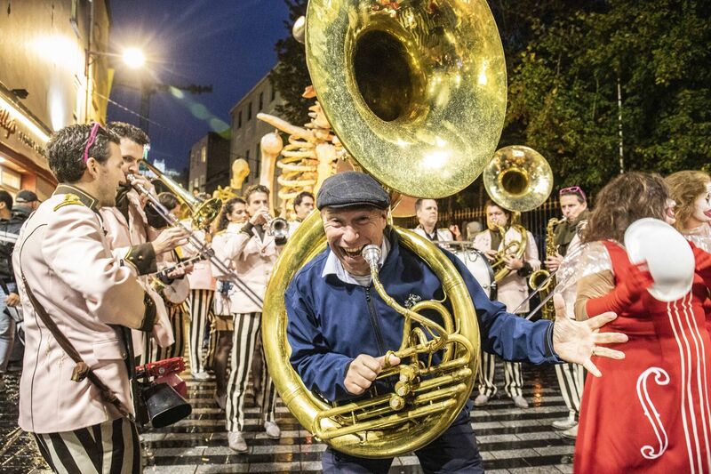 Tolne Bastings of Lamarotte Jazz Band at The 42 nd Guinness Cork Jazz Festival kicked off in spectacular ‘flare’ with a red hot‘Blaze of Jazz Parade’ through the streets of Cork City on Friday evening.  Picture: Clare Keogh
