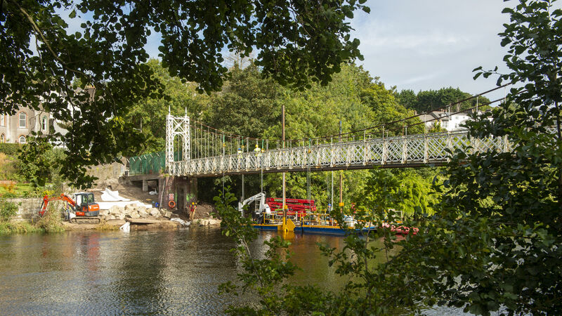 Massive conservation operation underway on Cork's famous Shakey Bridge Massive conservation operation underway on Cork's famous Shakey Bridge