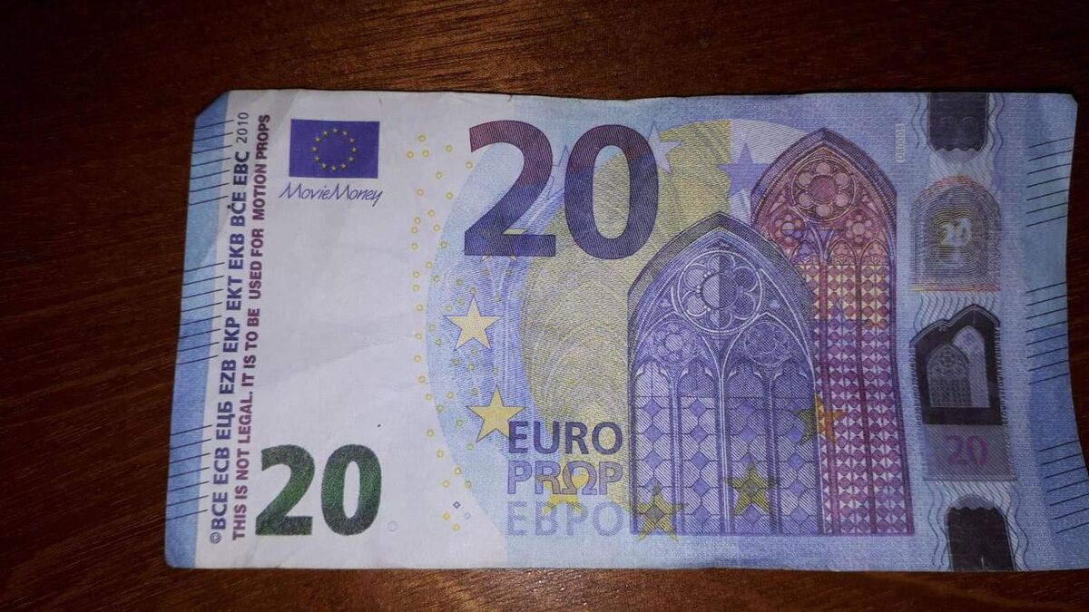 Gardaí warn Cork town about fake money 