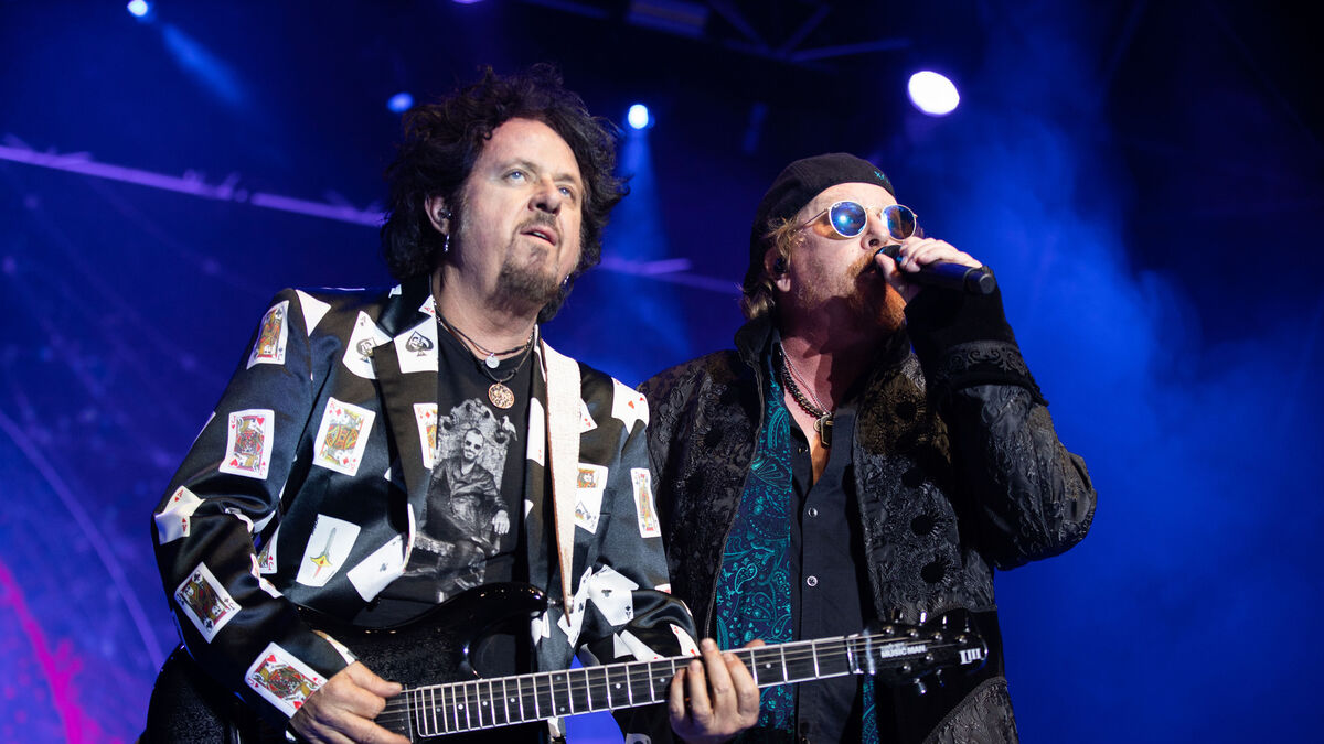 Cork gigging faithful hold the line for TOTO