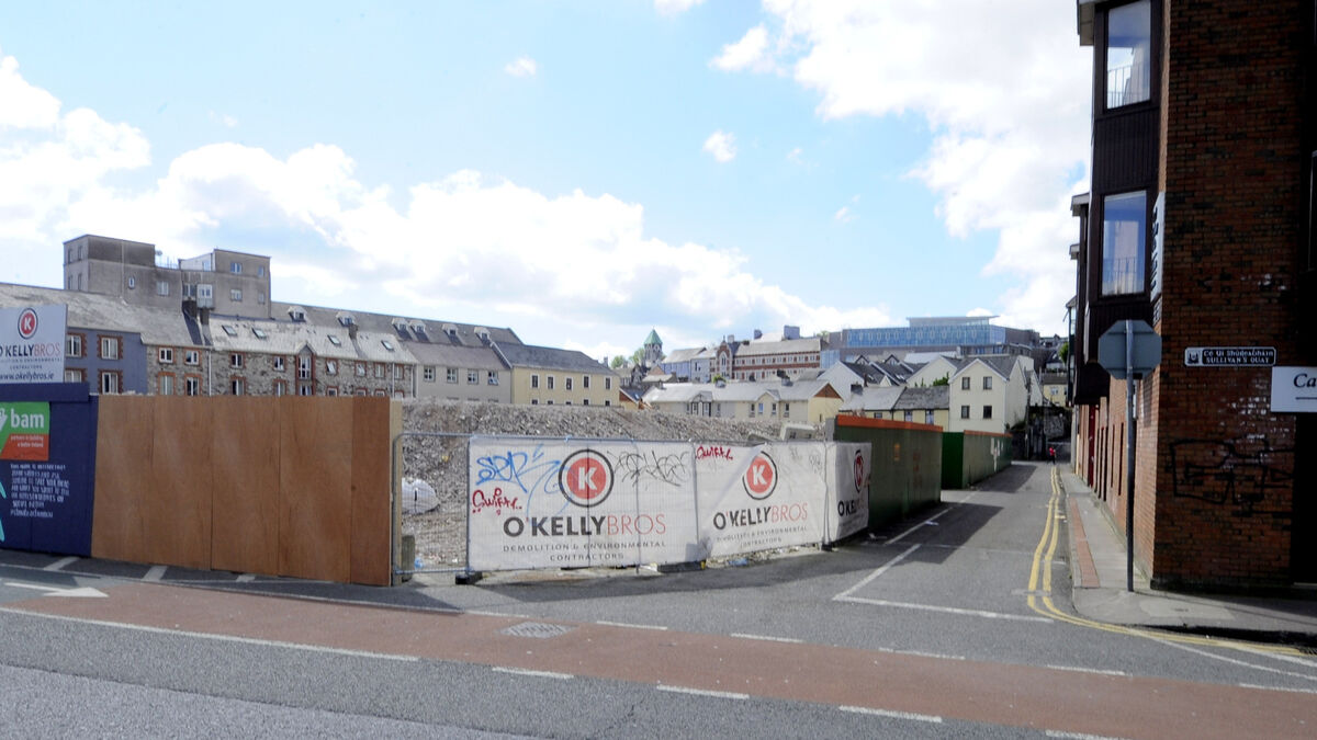 Work begins to remove rubble mound from Sullivan's Quay