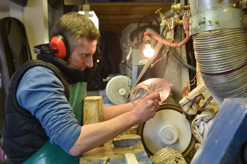 George Duggan crafting his glass. Picture Dan Linehan