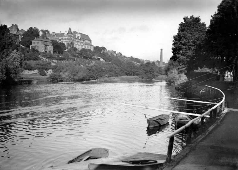 St Vincent's Church, Sunday's Well, pictured from Daly's Bridge in 1929. St Vincent's Church, Sunday's Well, pictured from Daly's Bridge in 1929.