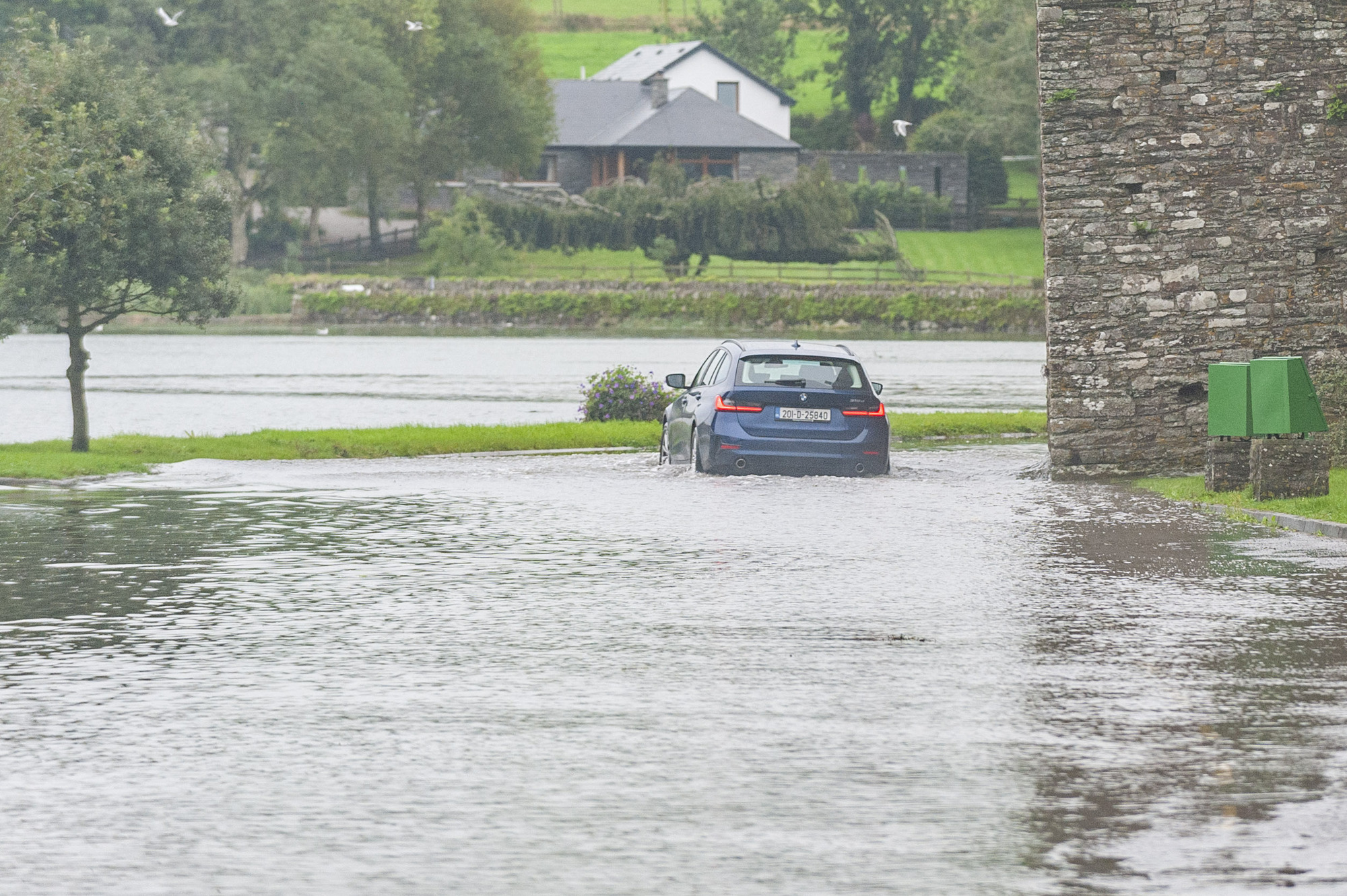 Heavy rainfall leads to lots of surface water and flooding on Cork roads this morning