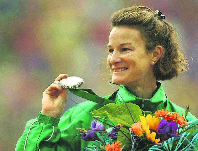 Ireland’s Sonia O’Sullivan with the silver medal she won in the Women’s 10,000m in 2002.  Picture: Brendan Moran/SPORTSFILE
                    
