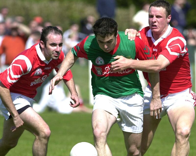 Howard Kenny, Clonakilty is challenged by Conor Quinlan and Jonathon Buckley, Seandún, back in 2001. Picture: Maurice O'Mahony