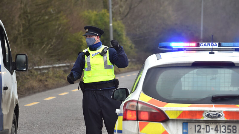 Gardaí advise people to stay at home with checkpoints in place across Cork Gardaí advise people to stay at home with checkpoints in place across Cork