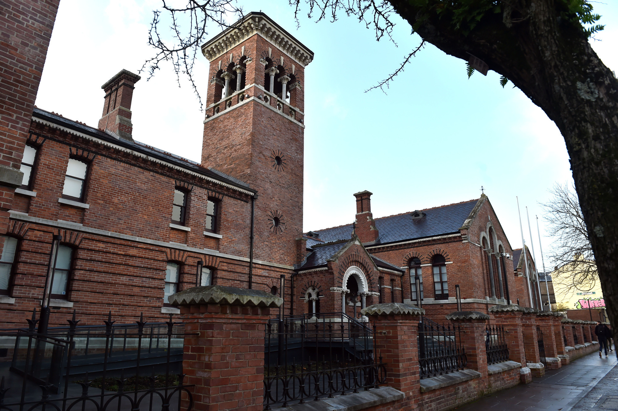 Cork man who assaulted 'old friend' three times in one night spared jail sentence - Vimarsana News