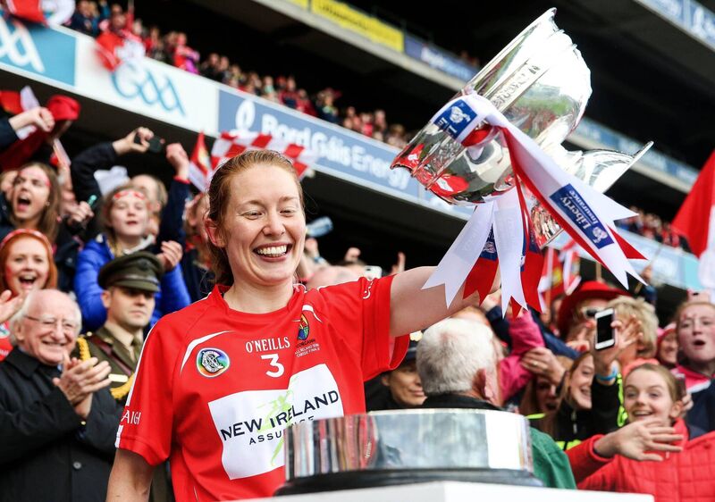 Cork's Rena Buckley lifts the trophy at the Liberty Insurance All-Ireland Senior Camogie Cork vs Kilkenny Championship Final, 2017 ©INPHO/Gary Carr