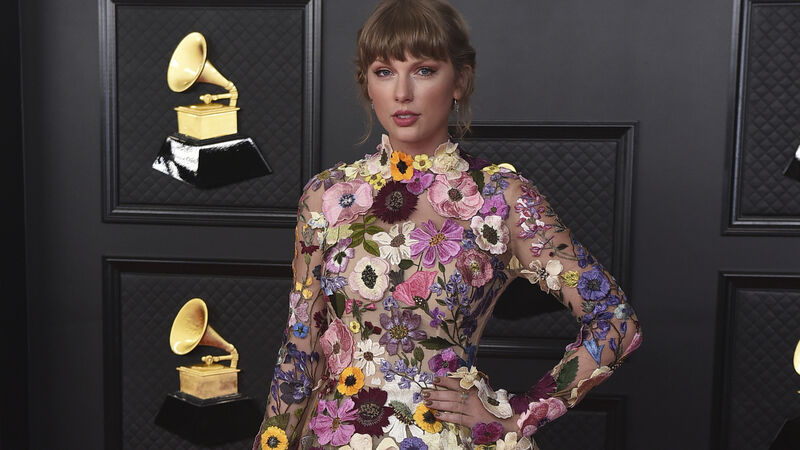 Taylor Swift makes large donation to mother-of-five whose husband died of Covid  