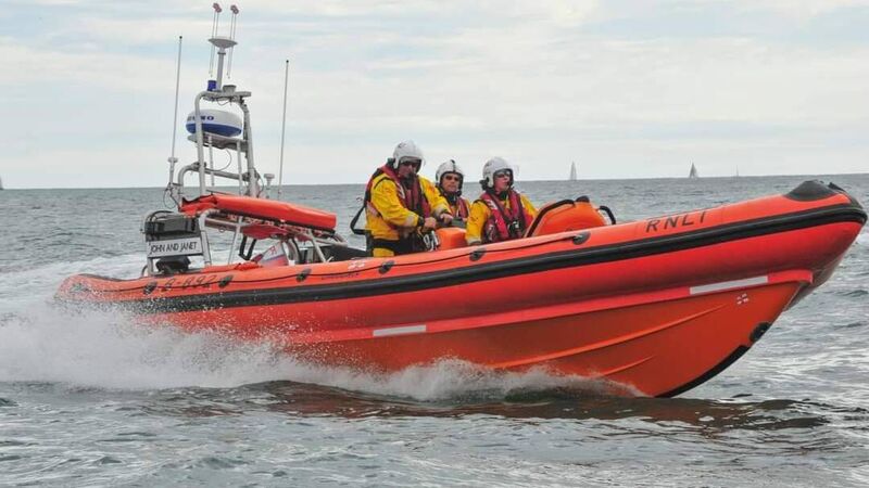 Crosshaven RNLI launch successful rescue of another vessel
