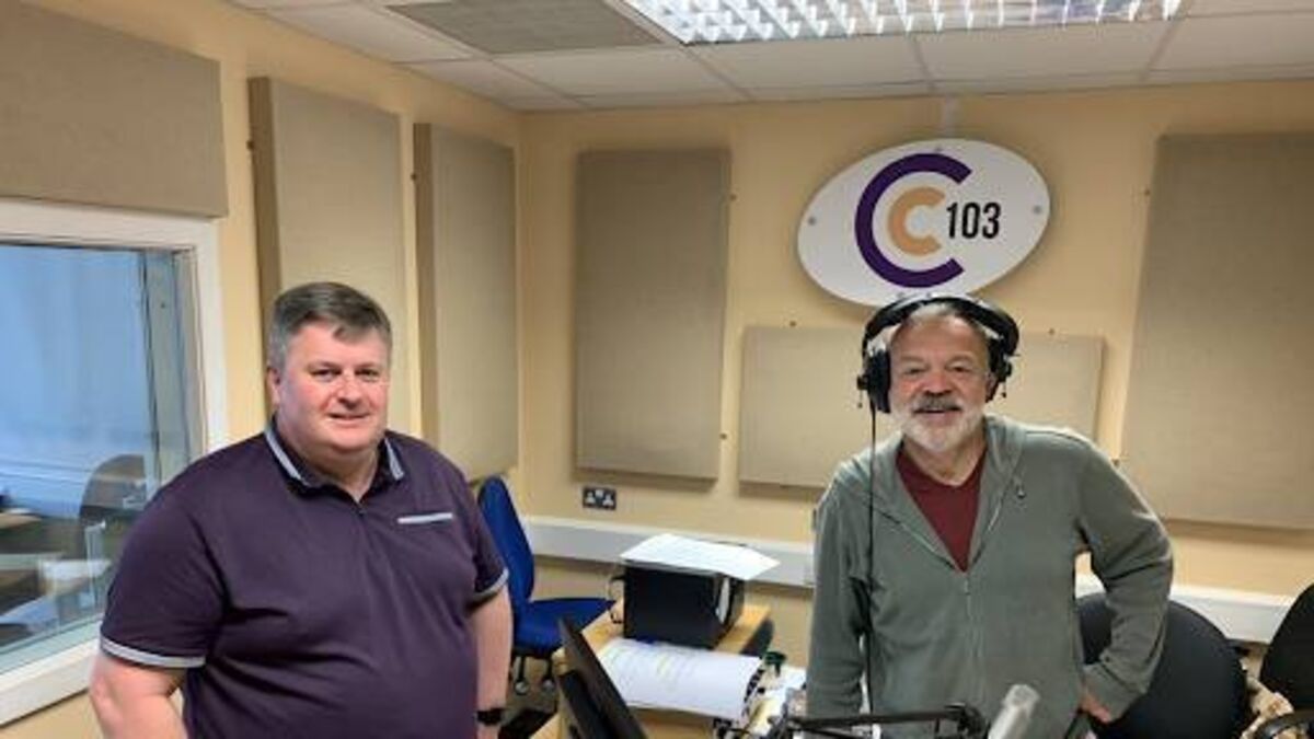 Live from West Cork: Warm welcome for Graham Norton as he broadcasts to UK from Cork studio 