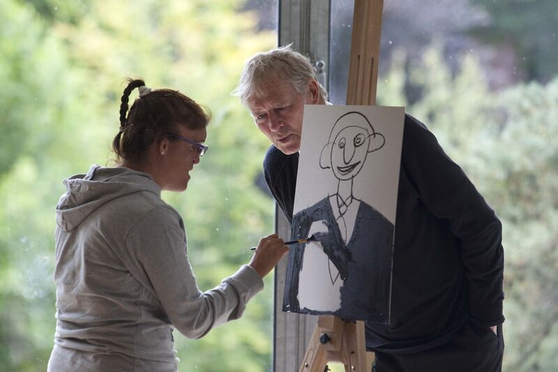 Mícheál Ó Muircheartaigh, 2015 Cork City Culture Night Ambassador having his portrait painted in the Lewis Glucksman Gallary UCC by Artist Yvonne Condon. Picture: Clare Keogh Mícheál Ó Muircheartaigh, 2015 Cork City Culture Night Ambassador having his portrait painted in the Lewis Glucksman Gallary UCC by Artist Yvonne Condon. Picture: Clare Keogh