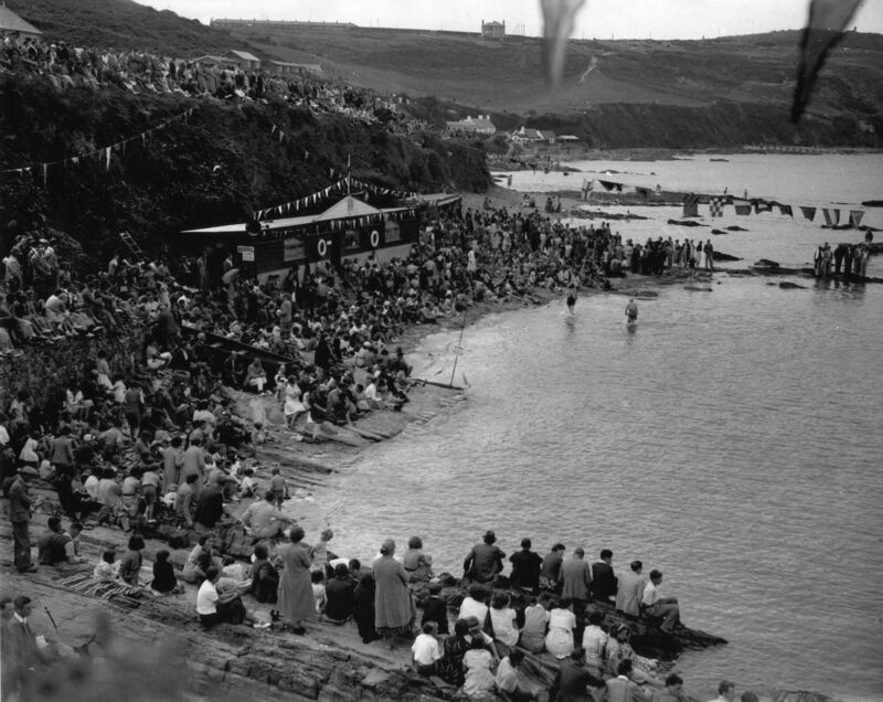 A swimming regatta in Graball Bay, 1937. A swimming regatta in Graball Bay, 1937.