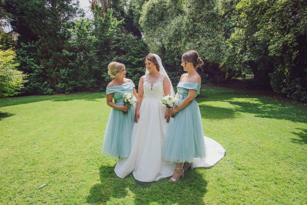 Fia O'Callaghan with her bridesmaids. Fia O'Callaghan with her bridesmaids.