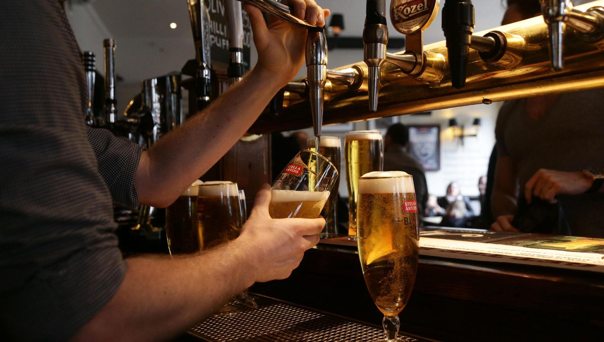 Cork publicans say they are struggling to pay for TV sports subscriptions as prices return to pre-pandemic levels - Vimarsana News