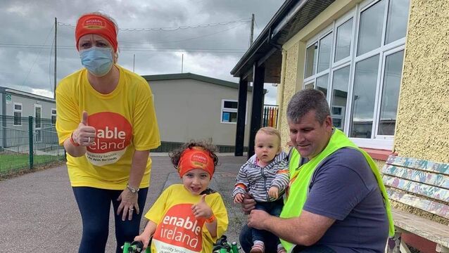 <p>Adam Clarke getting ready for the upcoming Echo's Virtual Women’s Mini Marathon 2021 with his mom and dad, Therese and Fergal, and sister Hannah.</p>
