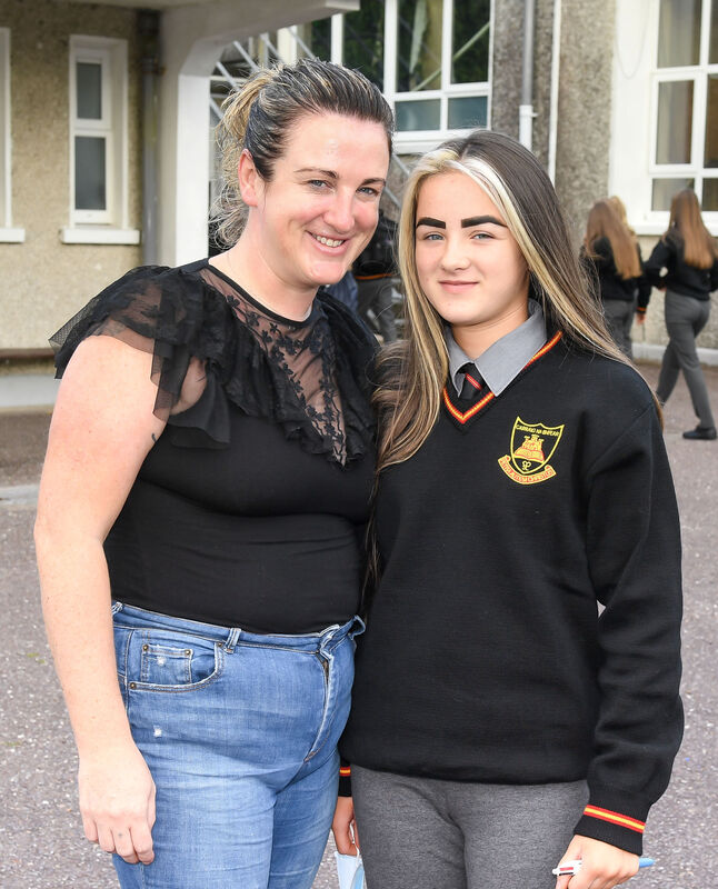 1st year student Ruby Lynch from Fair Hill with her mum Jennifer on her first day at Colaiste an Chroi Naofa, Carraig na bhFear, Co Cork. 1st year student Ruby Lynch from Fair Hill with her mum Jennifer on her first day at Colaiste an Chroi Naofa, Carraig na bhFear, Co Cork.
