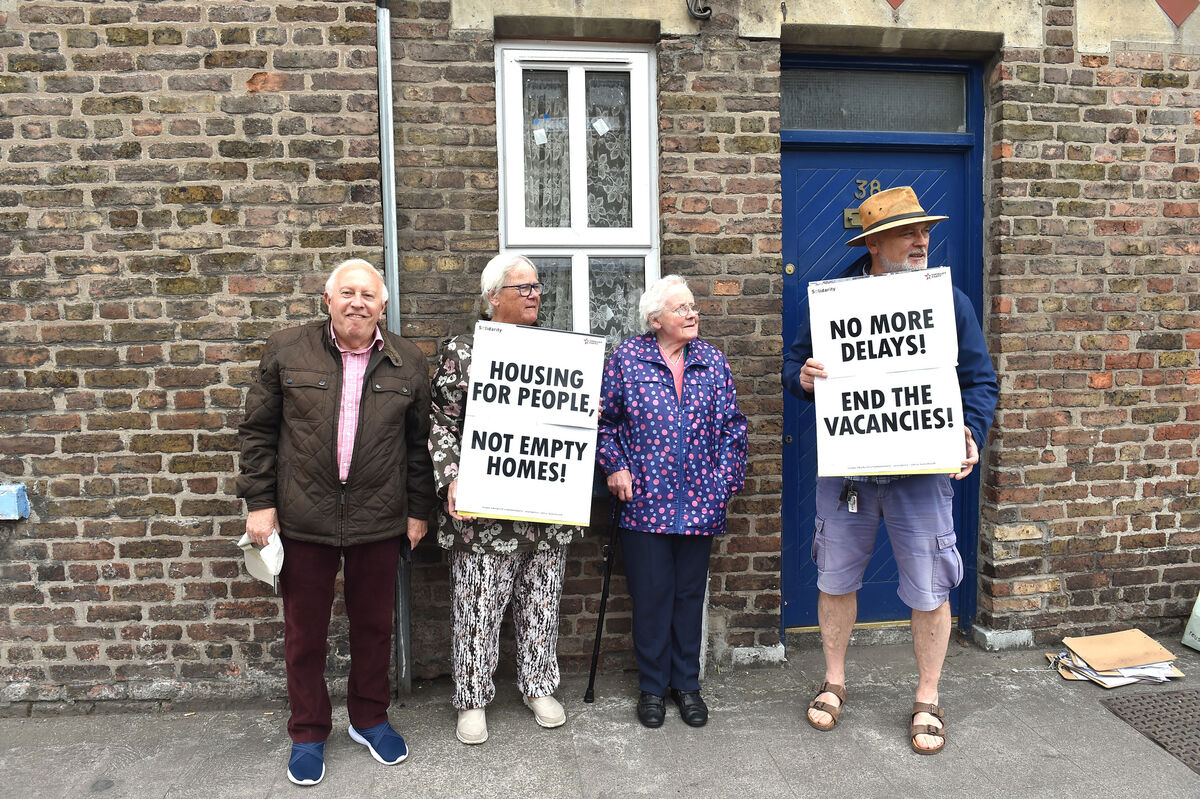 John O'Connell, Breda O'Connor, Breda Murray and Denis Fitzpatrick all residents of Madden's Buildings in Blackpool, Cork, protesting to demand action on vacent houses. Picture Dan Linehan John O'Connell, Breda O'Connor, Breda Murray and Denis Fitzpatrick all residents of Madden's Buildings in Blackpool, Cork, protesting to demand action on vacent houses. Picture Dan Linehan