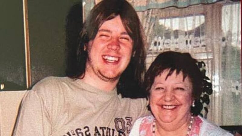Cork man makes cancer funds plea in memory of his mum Cork man makes cancer funds plea in memory of his mum