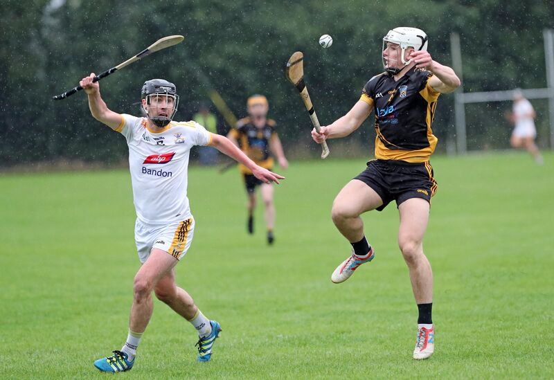  Jack Scannell, Fermoy, battles Darren Crowley, Bandon. Picture: Jim Coughlan.