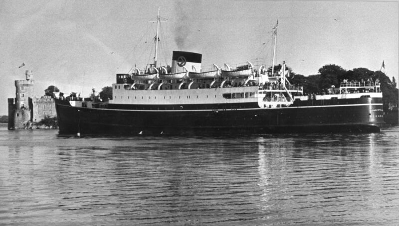 The Innisfallen passing Blackrock Castle.