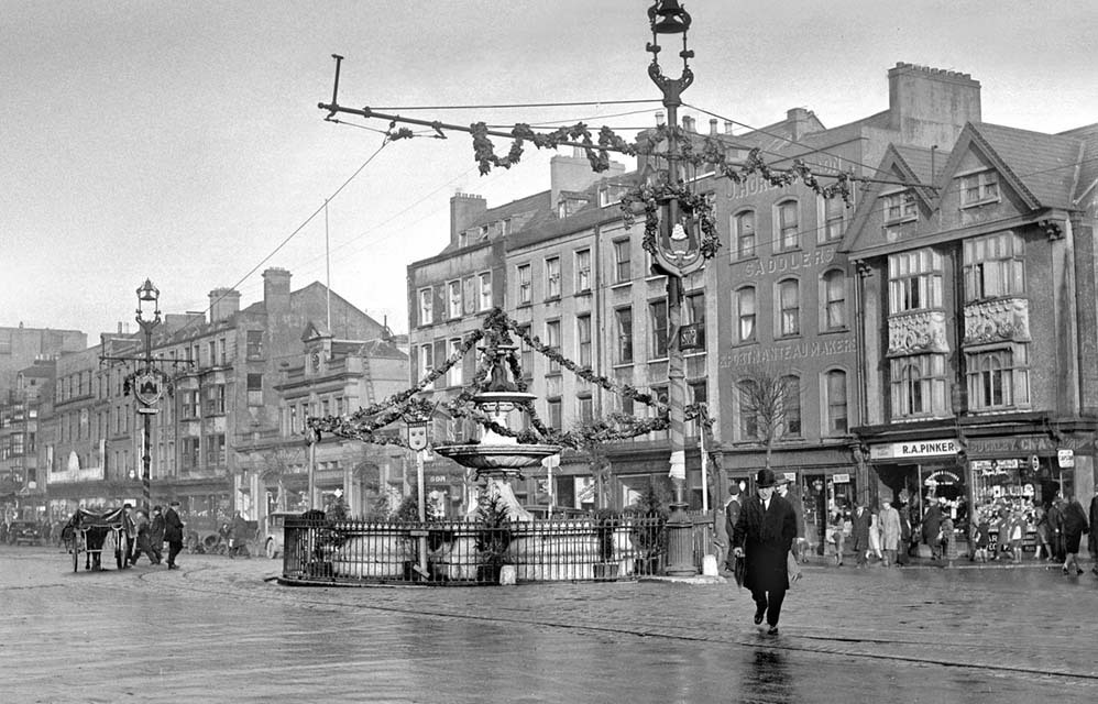 Grand Parade 1930 Christmas