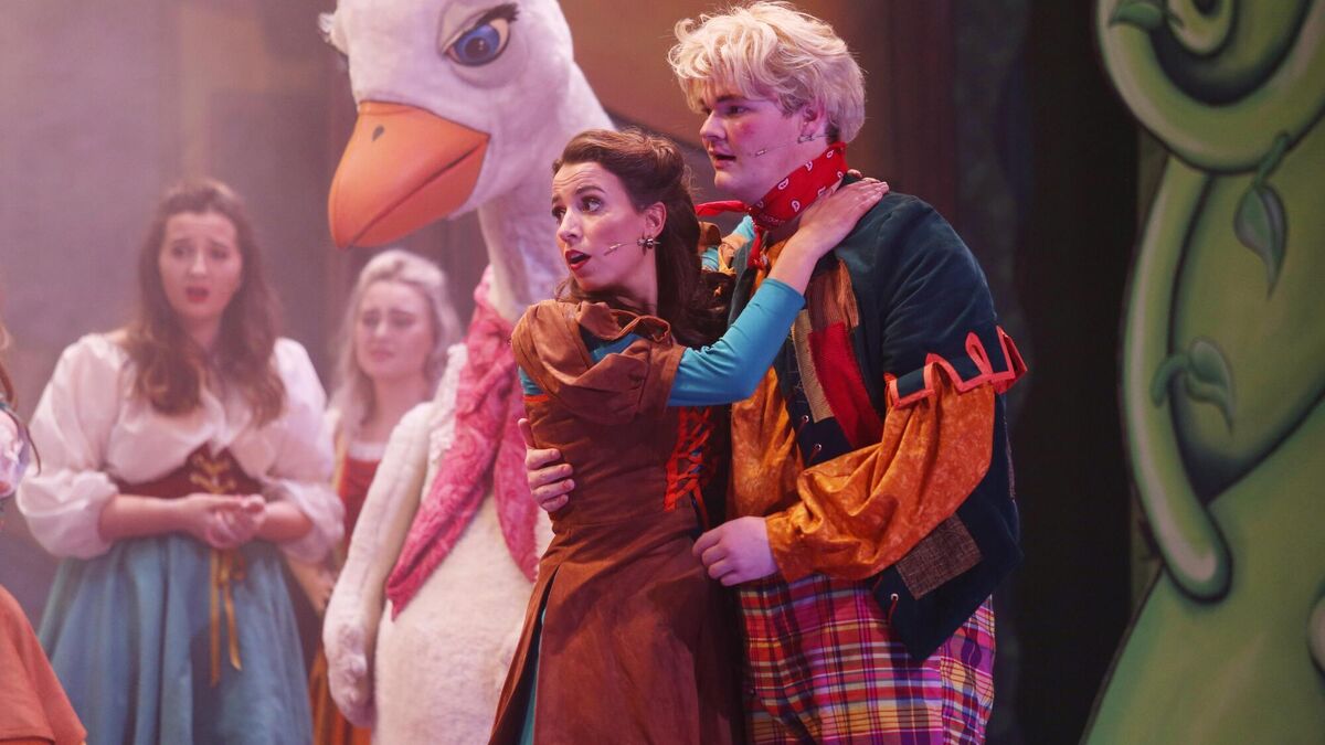 'Oh yes it is!':Everyman confirms panto is back this year 