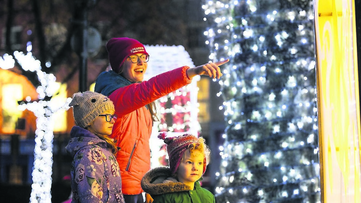 GLOW is in full swing in Cork City every weekend until Christmas... and pantos open too!