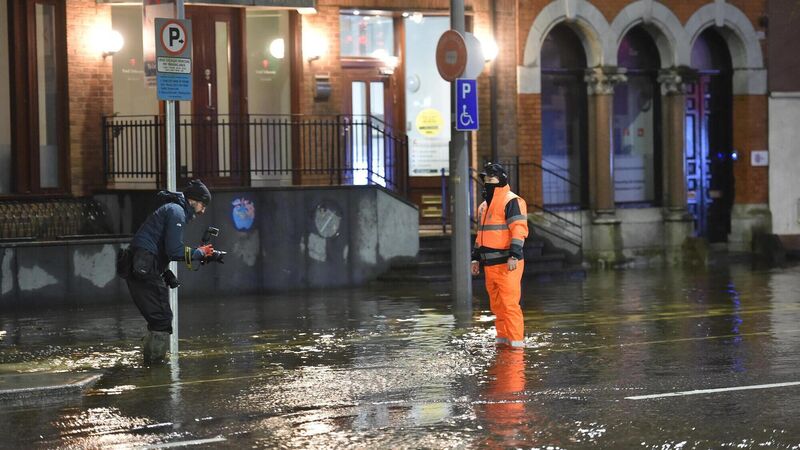 Useful numbers and websites to keep in mind during Storm Barra