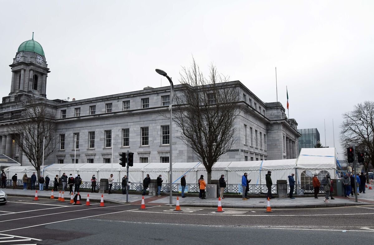 The queue on Sunday outside the vaccination centre at City Hall, Cork. The queue on Sunday outside the vaccination centre at City Hall, Cork.