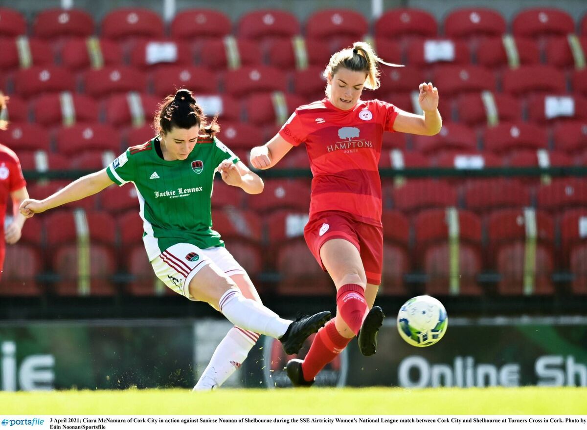 Cork City's Ciara McNamara in action against Saoirse Noonan of Shelbourne at Turner's Cross. Photo by Eóin Noonan/Sportsfile