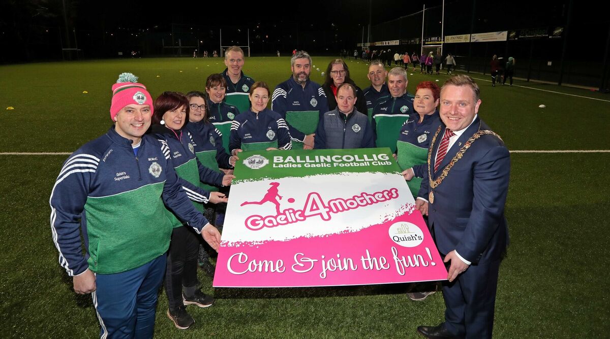  Ballincollig Gaelic 4 Mothers committee members with Lord Maoyr Cllr Colm Kelleher. Picture: Jim Coughlan.