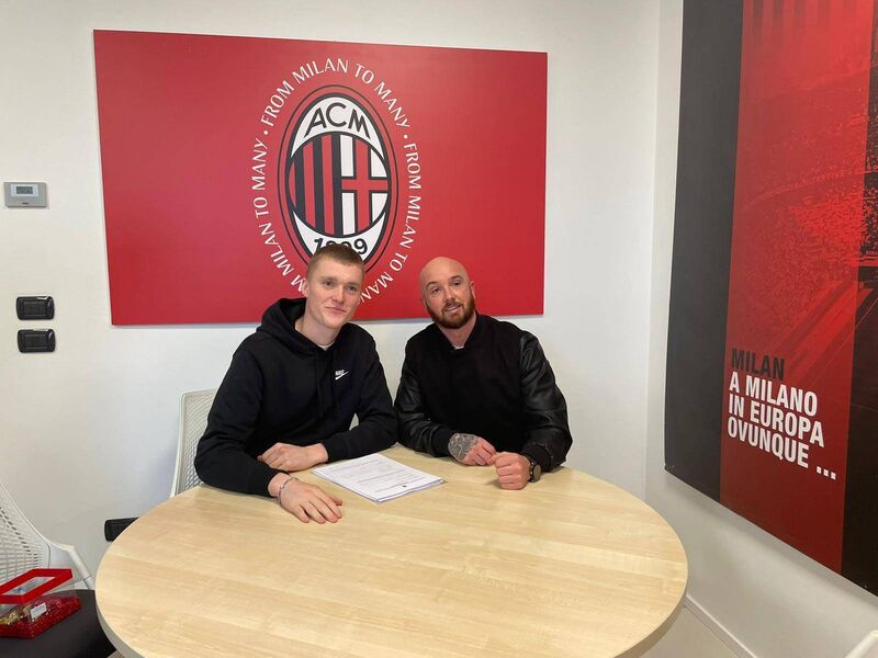 Cathal Heffernan pictured with Stephen Ireland after he signed for European giants, AC Milan. Cathal Heffernan pictured with Stephen Ireland after he signed for European giants, AC Milan.