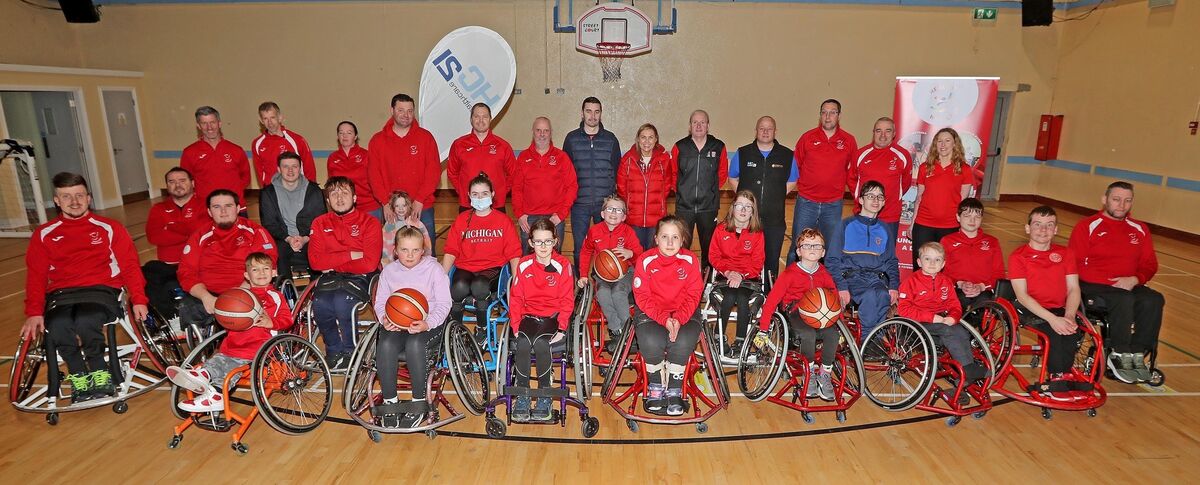 Junior and Senior members of the Rebel Wheelers, coaches and members of Healthcare 21. Picture: Jim Coughlan. Junior and Senior members of the Rebel Wheelers, coaches and members of Healthcare 21. Picture: Jim Coughlan.