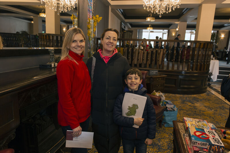 Laura Wojnar, Siobhan and Finn Donnelly as refugees arrived at the Kingsley Hotel ,Cork from Ukraine. Pic Michael Mac Sweeney/Provision