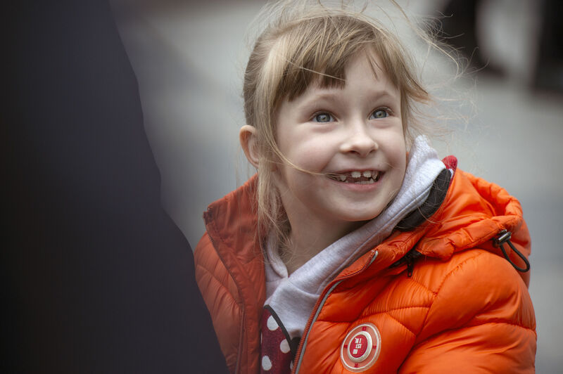 5 year old Diana Petrovsky looks out on new surroundings as she arrived at the Kingsley Hotel ,Cork with her brother, mother and grandparents from Ukraine. Pic Michael Mac Sweeney/Provision