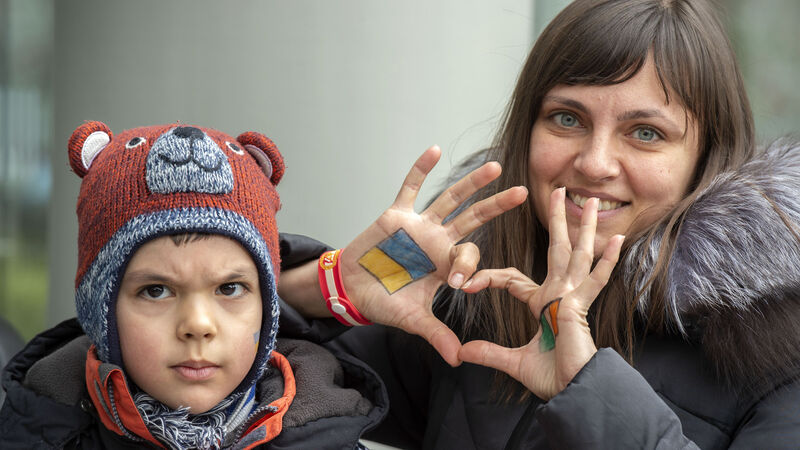 'Irish people are so kind': Emotional scenes as 33 Ukrainian refugees arrive in Cork 'Irish people are so kind': Emotional scenes as 33 Ukrainian refugees arrive in Cork