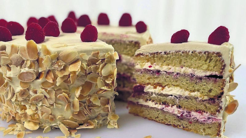 The perfect recipe for Mother's Day: Raspberry &amp; Almond Cake