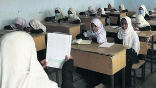 <p class="contextmenu internal_Caption">Afghan girls at classes in a primary school in Kabul. The Taliban has forbade girls above sixth grade from attending schools</p>