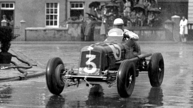 Throwback Thursday: Straight Road racing and city horse troughs Throwback Thursday: Straight Road racing and city horse troughs