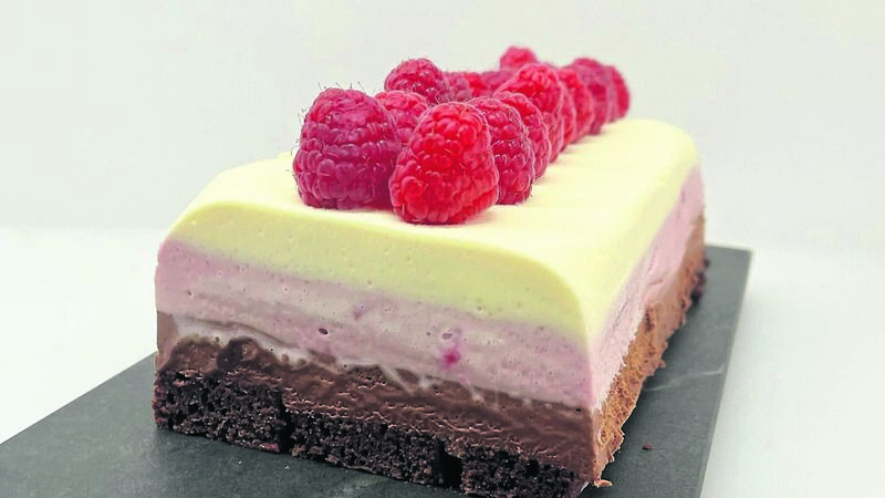 Recipe: Chocolate and Raspberry Mousse Cake Recipe: Chocolate and Raspberry Mousse Cake