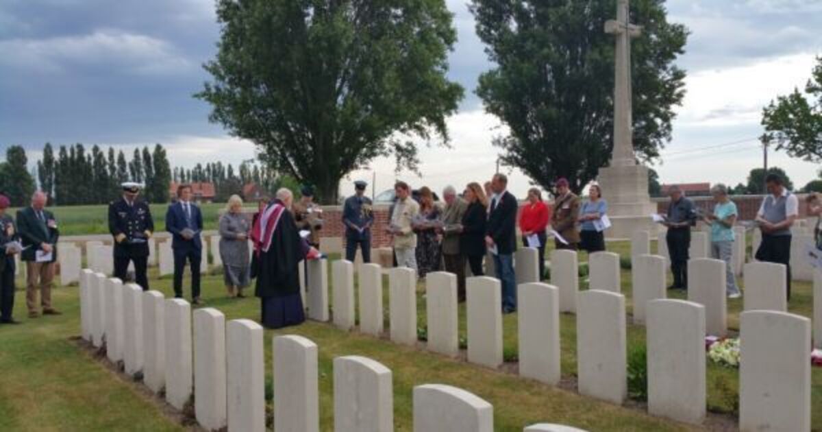 World War I soldiers' graves rededicated more than 100 years after deaths - Vimarsana News