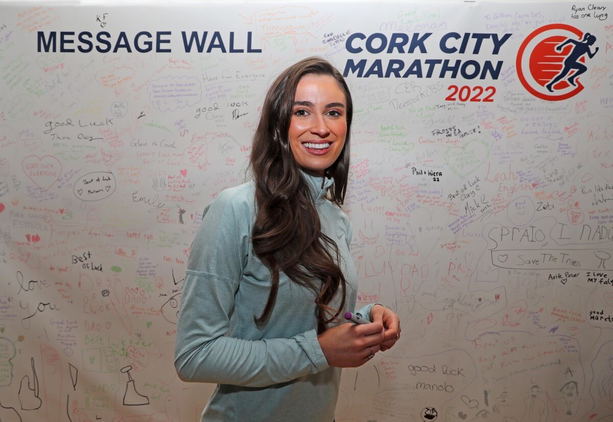 Pictured leaving a message on the Marathon Message Wall is Aoife O'Sullivan, former Miss Ireland, who will run the half marathon, at the 2022 Cork City Marathon Registration and Expo, at the Concert Hall, City Hall, Cork. Picture: Jim Coughlan.
