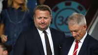 Man Utd chief executive Richard Arnold meets with disgruntled fans at local pub