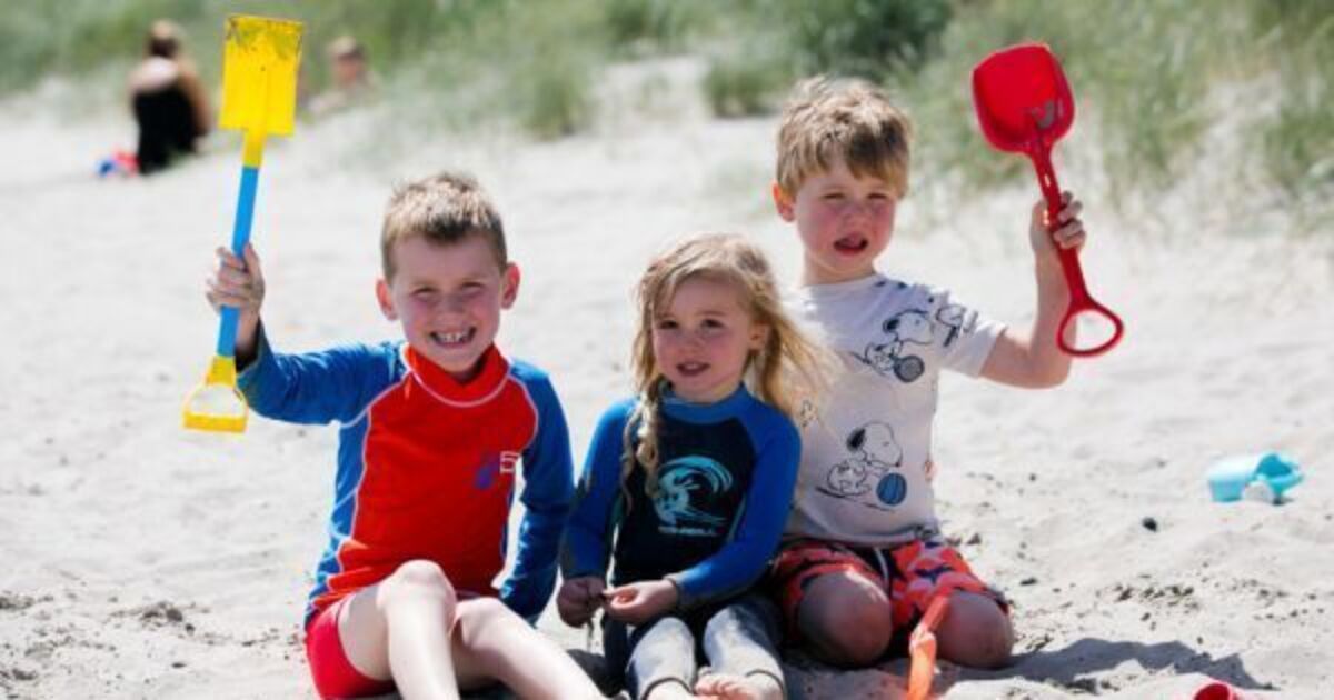 Temperatures surpass Met Éireann forecast with warm spell set to continue - Vimarsana News