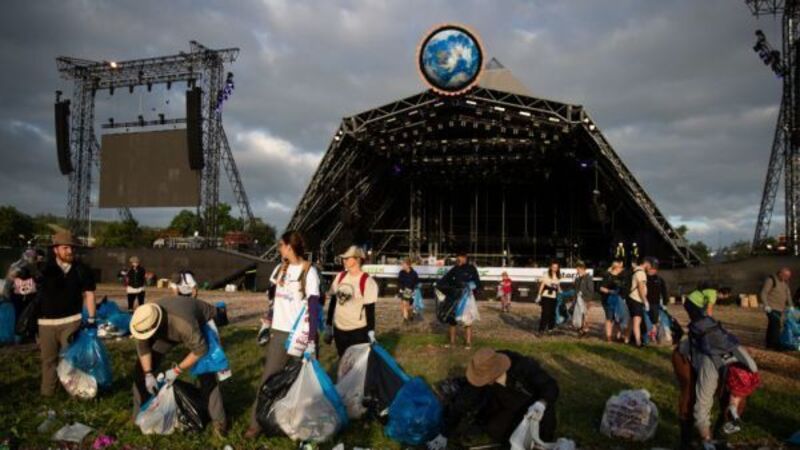 Glastonbury clean-up begins following Kendrick Lamar’s powerful closing set Glastonbury clean-up begins following Kendrick Lamar’s powerful closing set