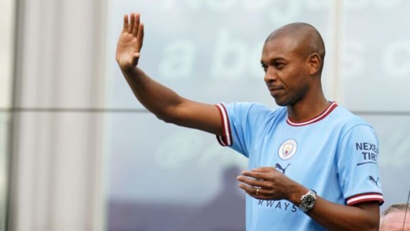 Fernandinho completes his return to former club Athletico Paranaense