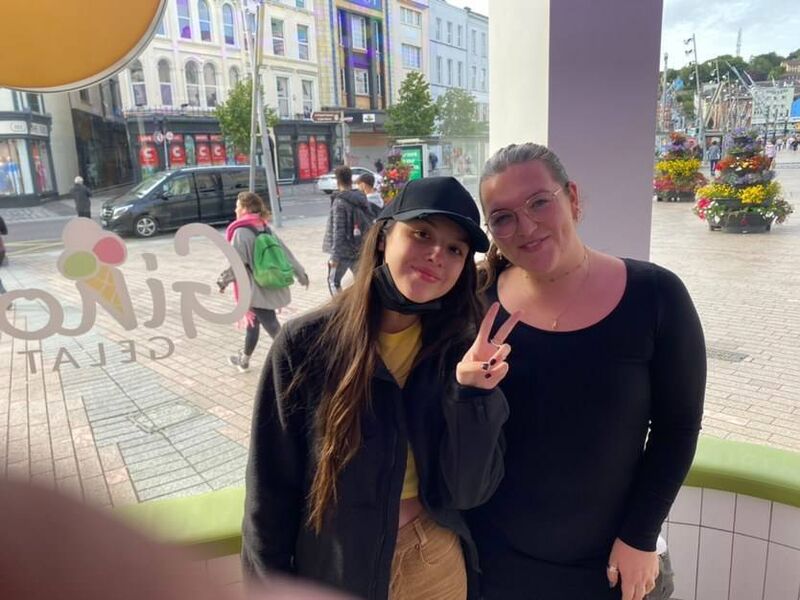 Olivia Rodrigo spotted in Gino's Gelato. Photo: @aoibhcarrol via Instagram