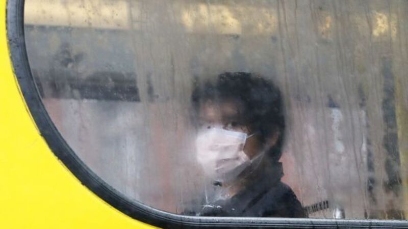 Reintroducing mandatory face masks risks losing public support, consultant warns